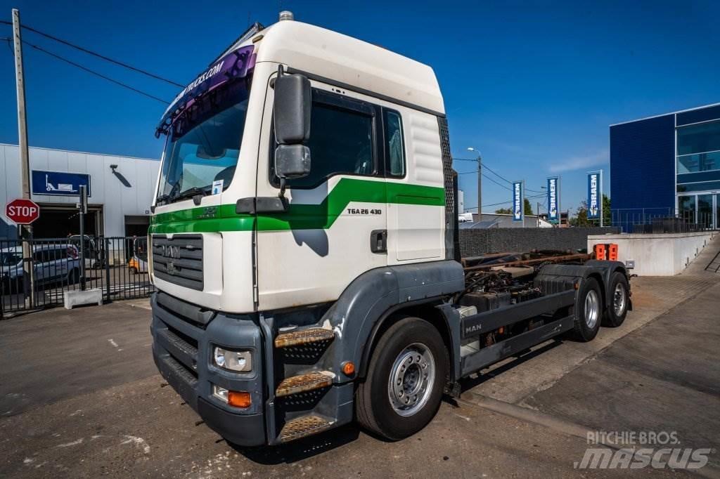 MAN TGA 26.430 LL Vrachtwagen met containersysteem