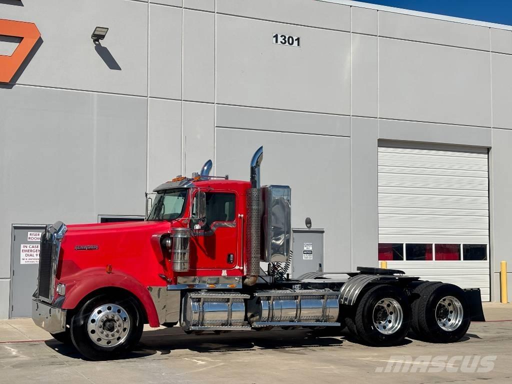 Kenworth W 900 Trekkers