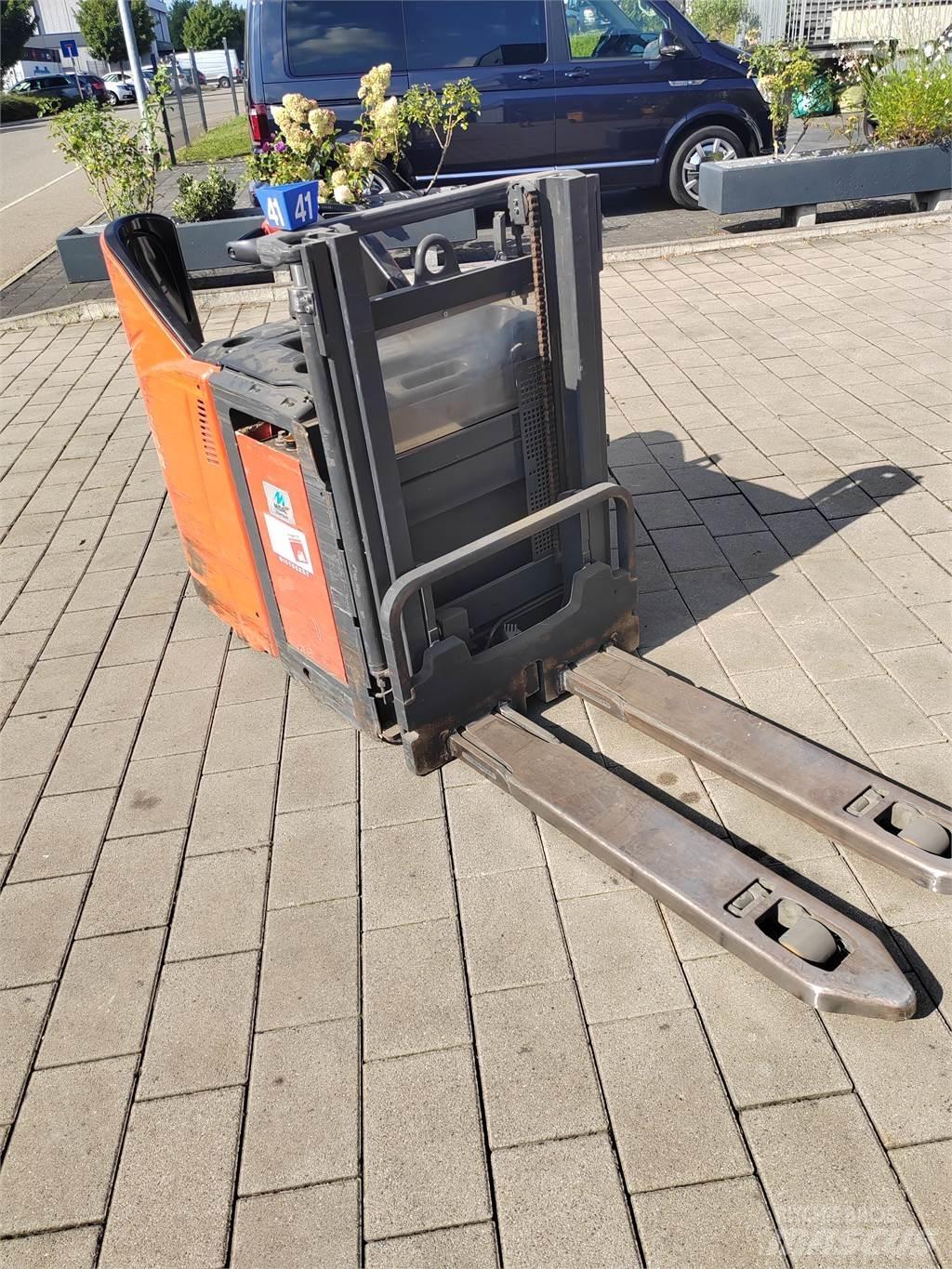 Linde L12 LHP SP Meeloop stapelaar