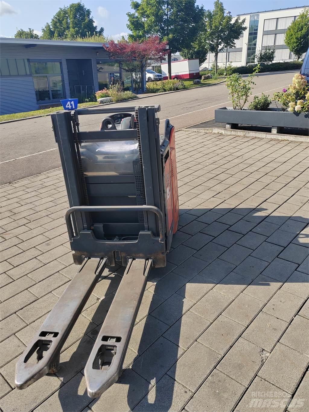 Linde L12 LHP SP Meeloop stapelaar