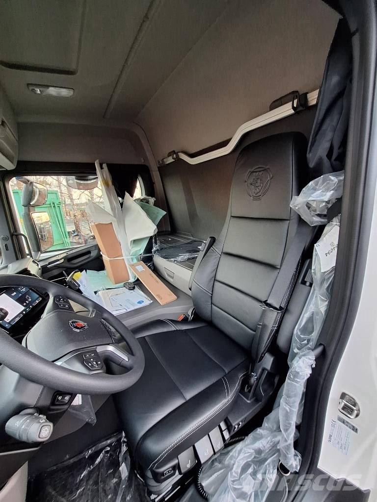 Scania P350 LB4x2 Bakwagens met gesloten opbouw