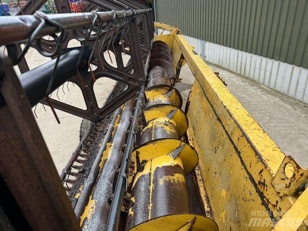 New Holland TX 67 Maaidorsmachines