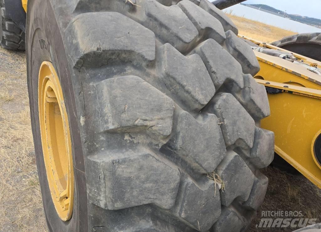 CAT 745 Knik dumptrucks