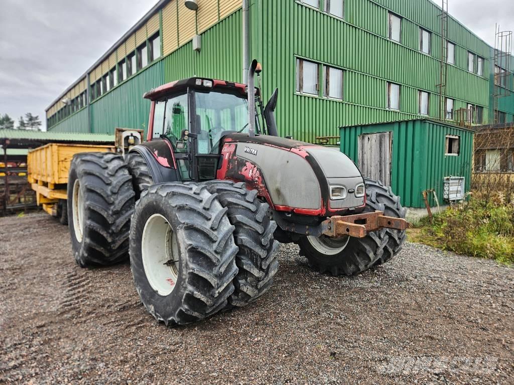 Valtra T 170 Tractoren