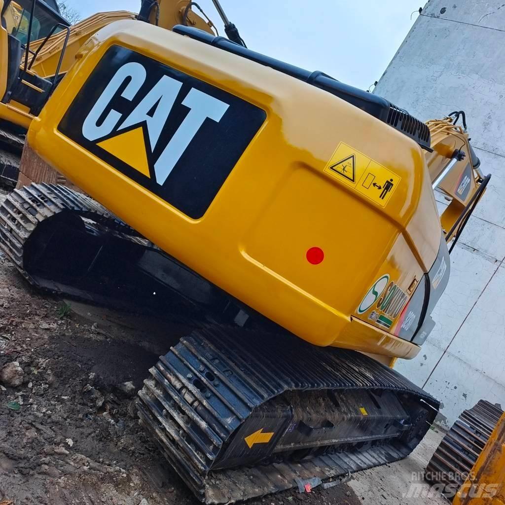 CAT 323 D Rupsgraafmachines