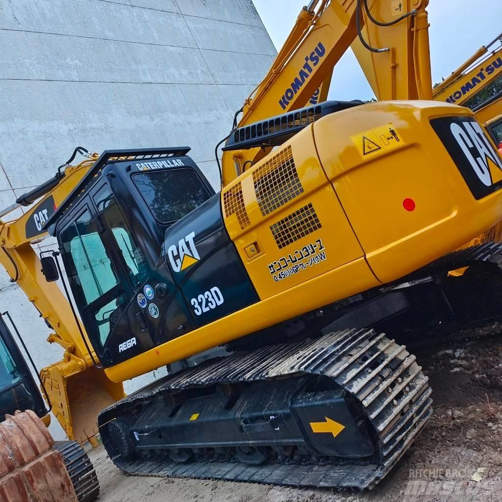 CAT 323 D Rupsgraafmachines
