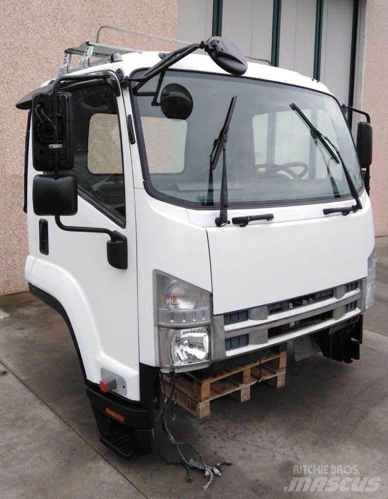 Isuzu FRR Euro 5 Cabine en interieur