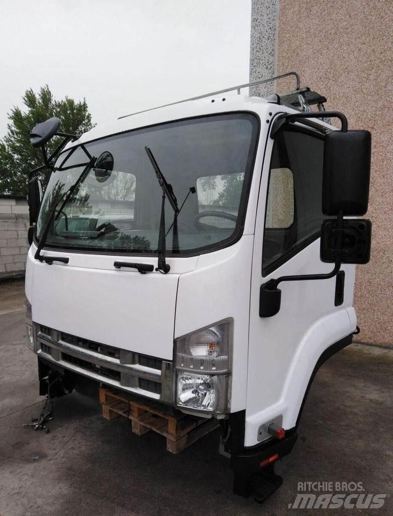 Isuzu FRR Euro 5 Cabine en interieur