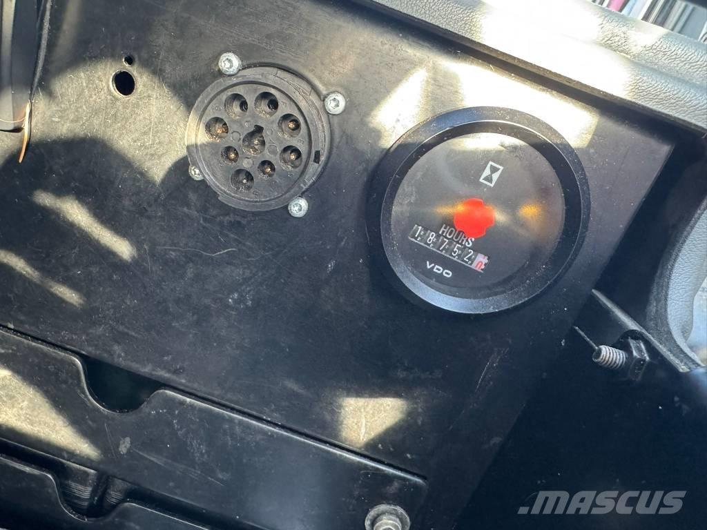 John Deere 1010 E Uitrijwagens