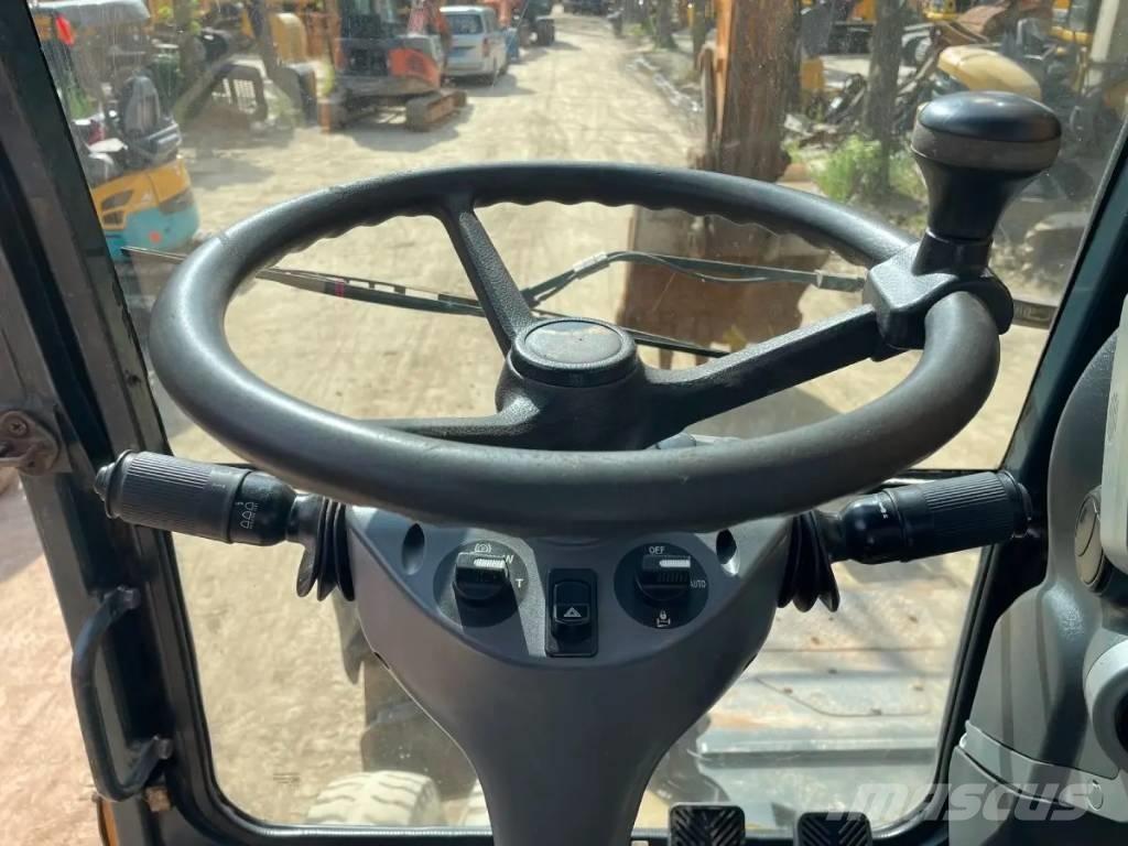 Hyundai R210W-9 Wielgraafmachines