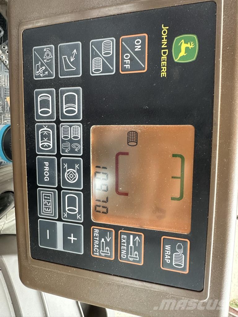 John Deere V461M Ronde-balenpersen