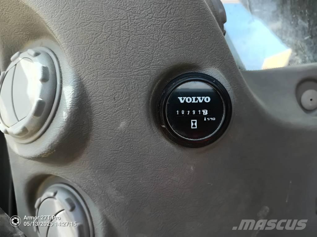 Volvo EC 300 D N L Rupsgraafmachines