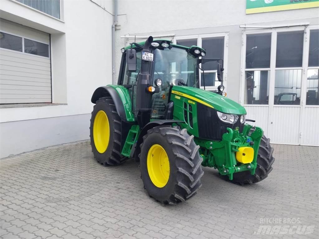 John Deere 6120M Tractoren