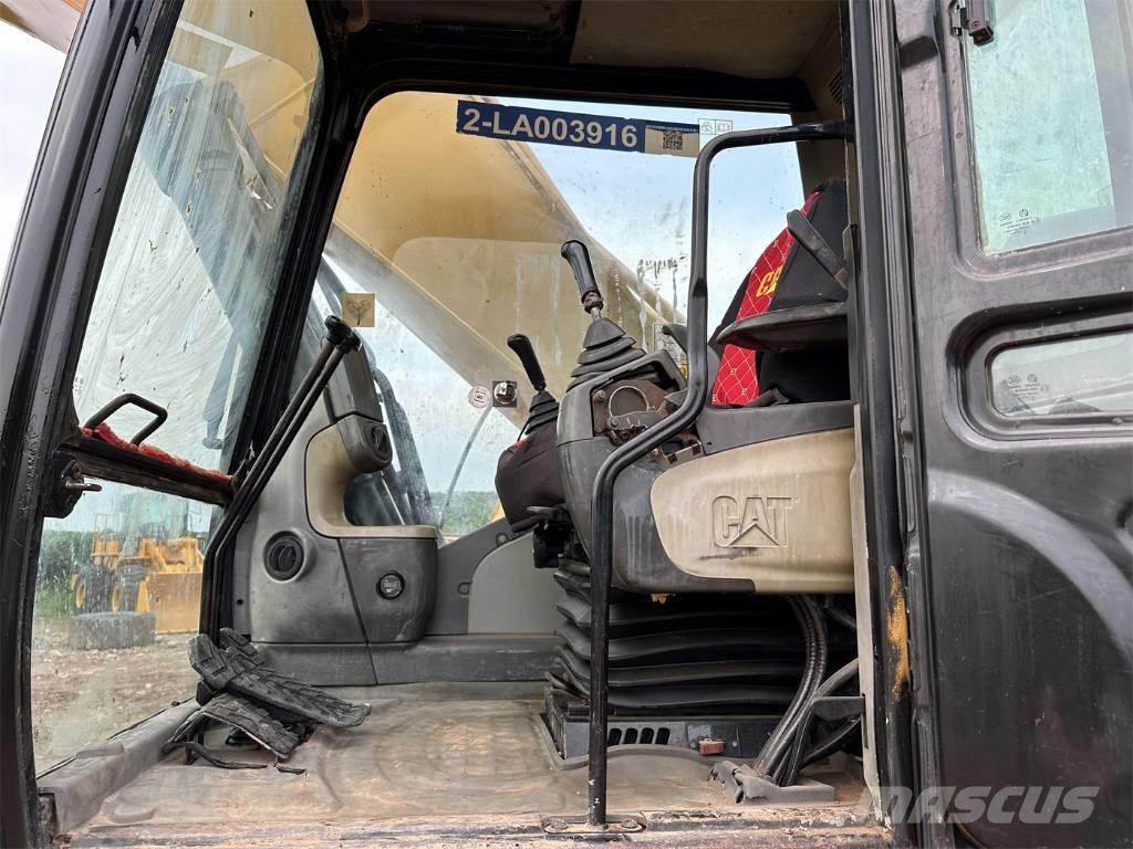 CAT 330 D L Rupsgraafmachines