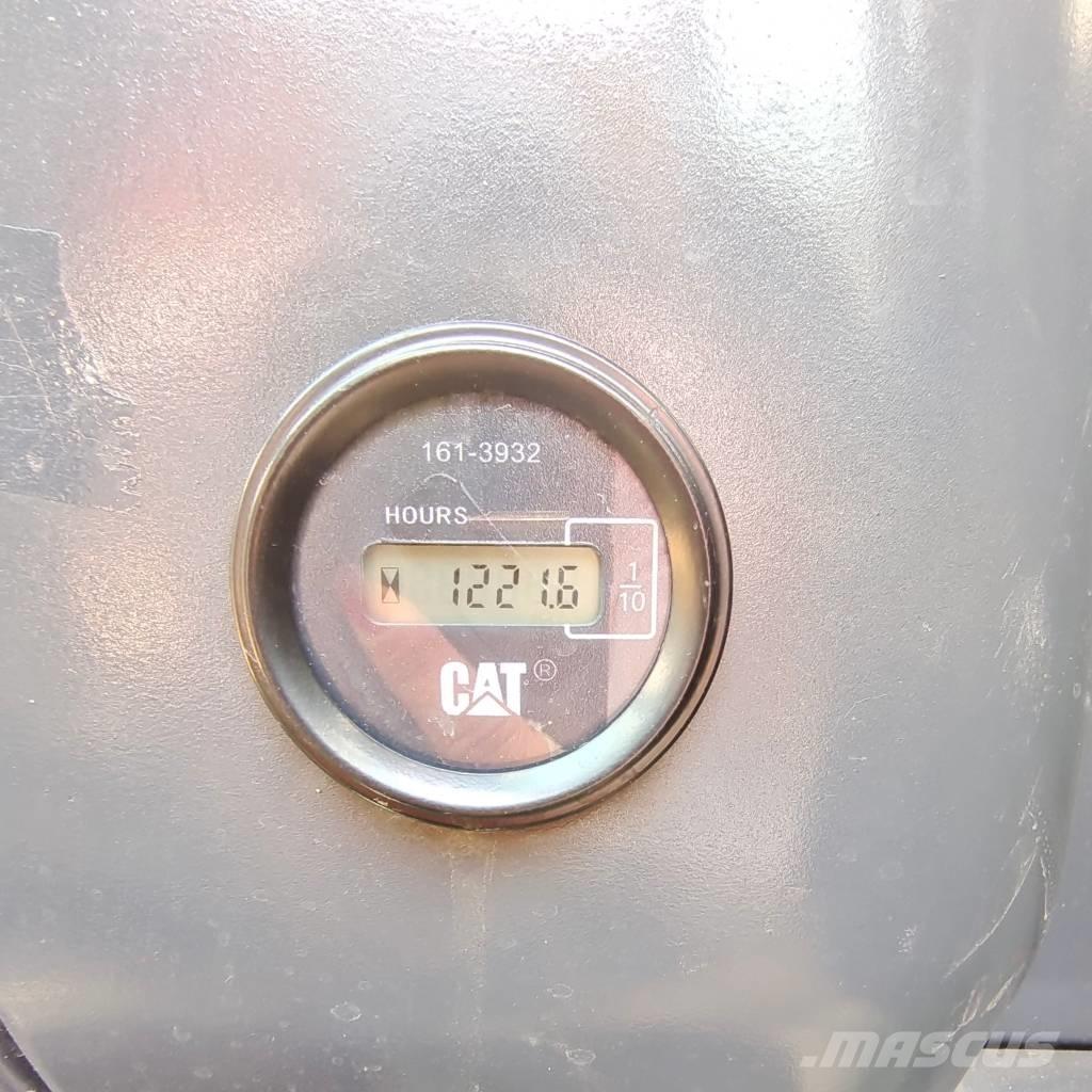 CAT 320 D2 L Rupsgraafmachines