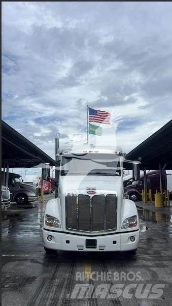 Peterbilt 579 Trekkers