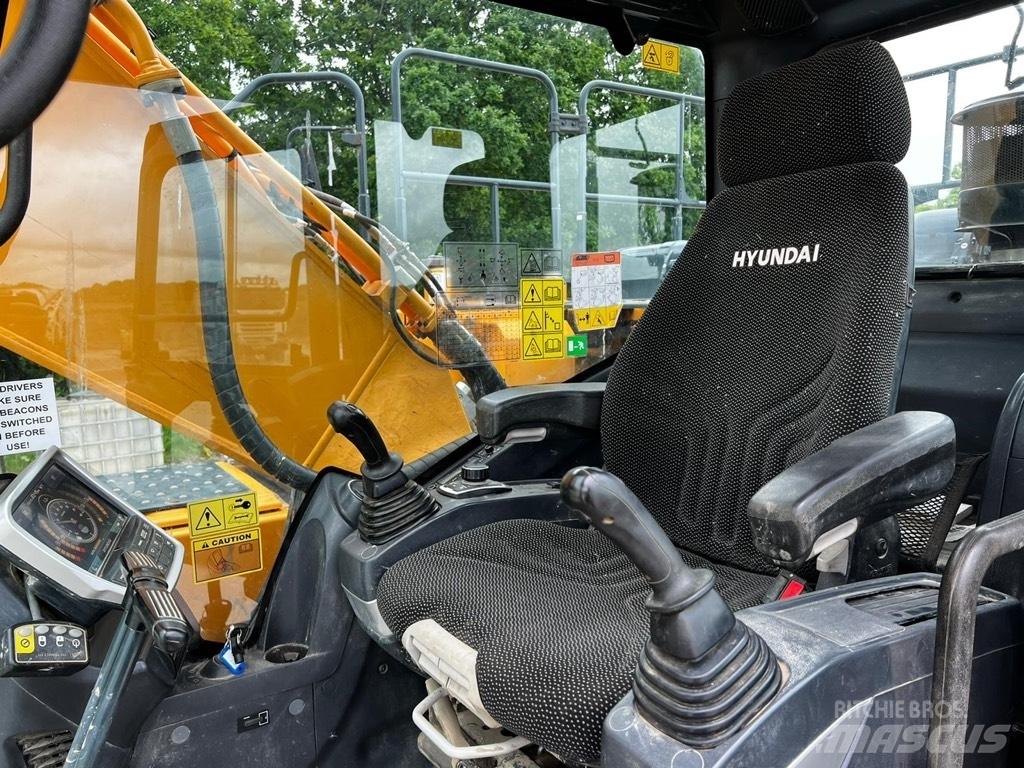 Hyundai HX 220 L Rupsgraafmachines