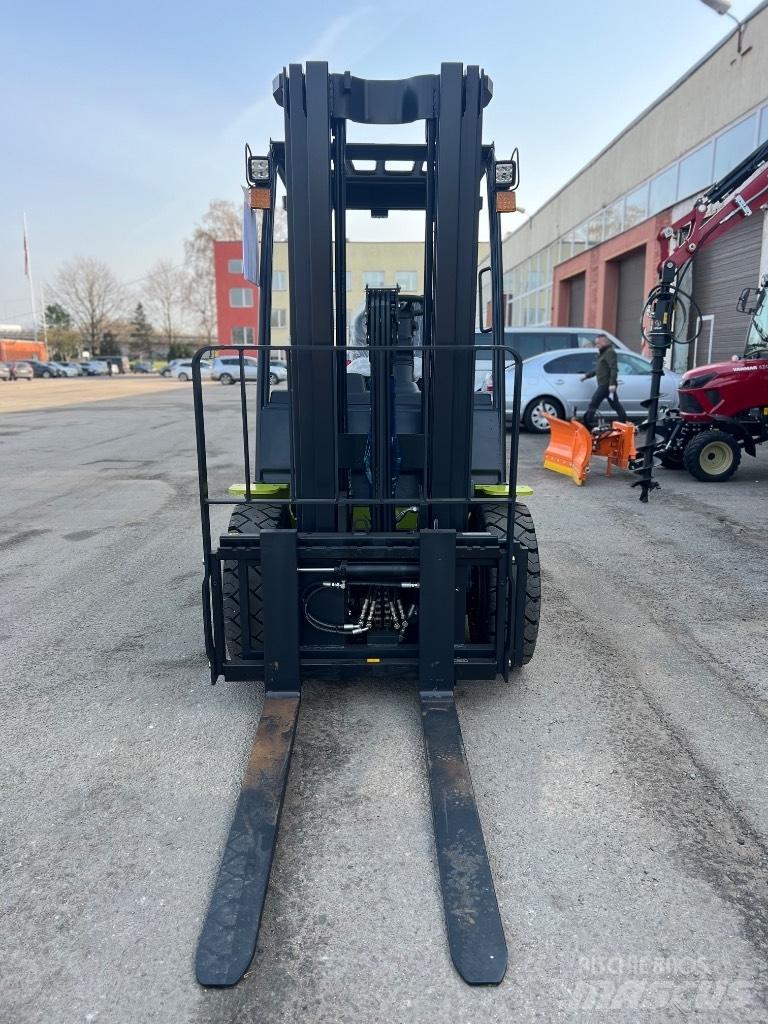 Clark S 30 L LPG heftrucks