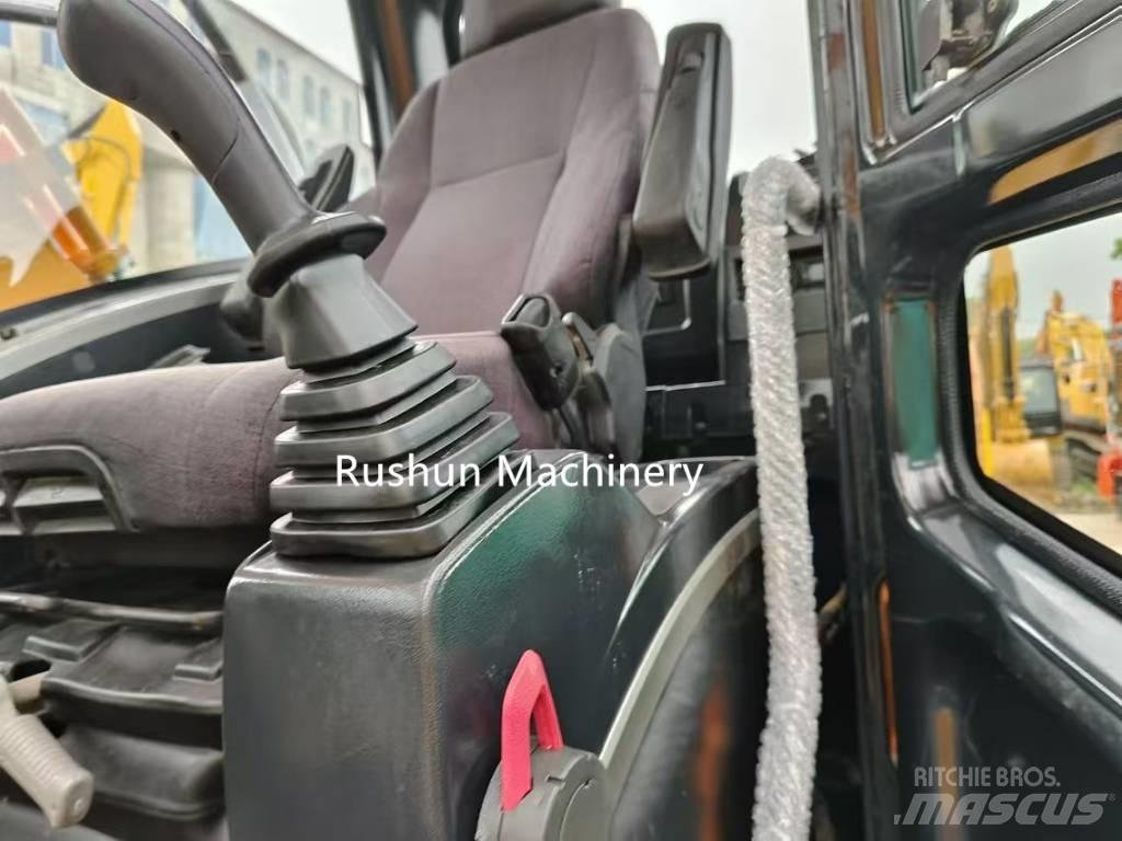 Hyundai R220 Rupsgraafmachines