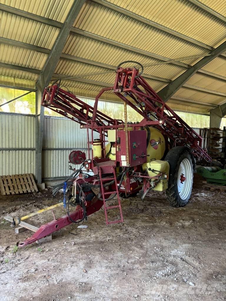 Hardi 2800 Getrokken spuitmachines