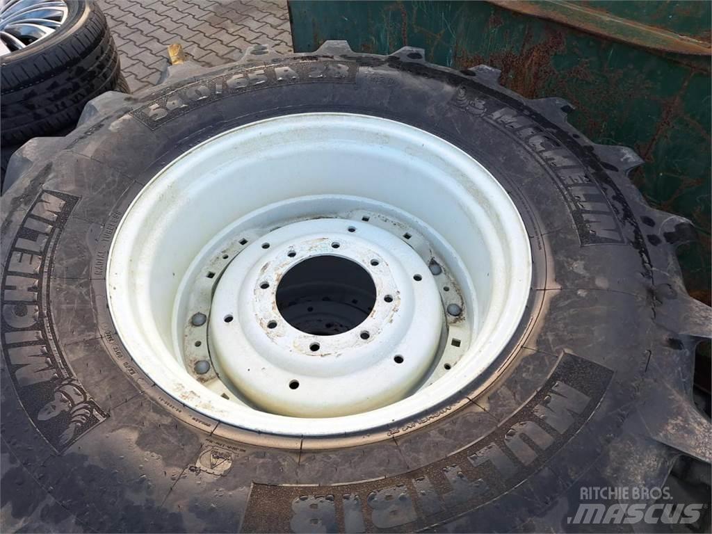 Michelin 540/65R28 Banden, wielen en velgen