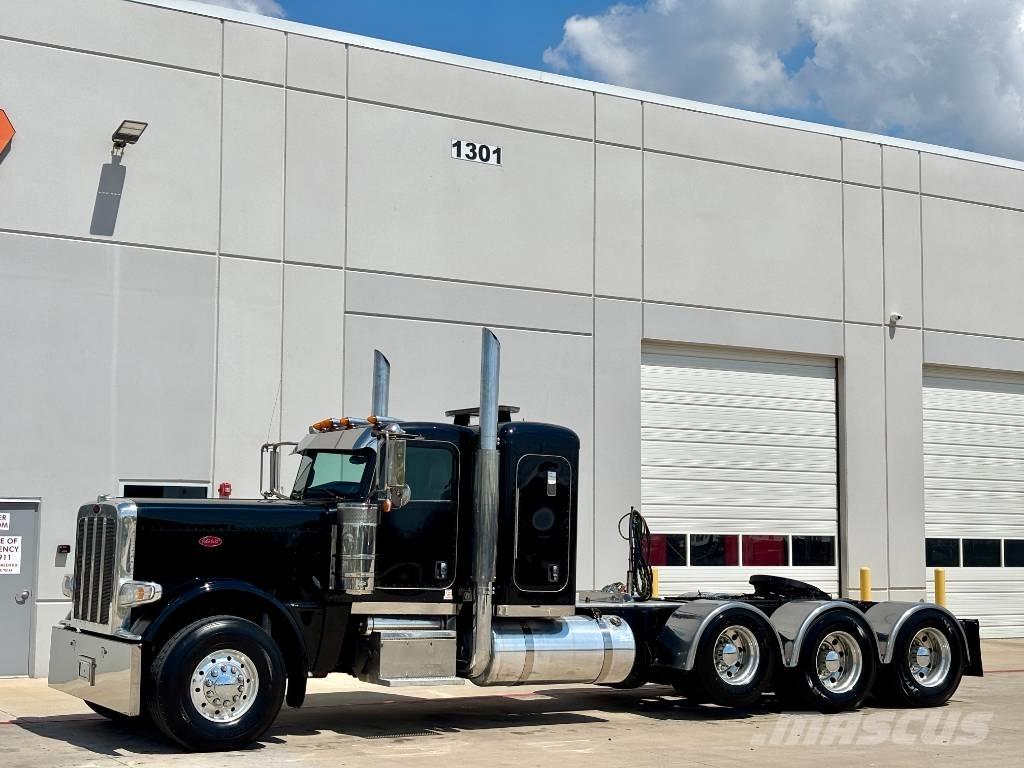 Peterbilt 389 Trekkers