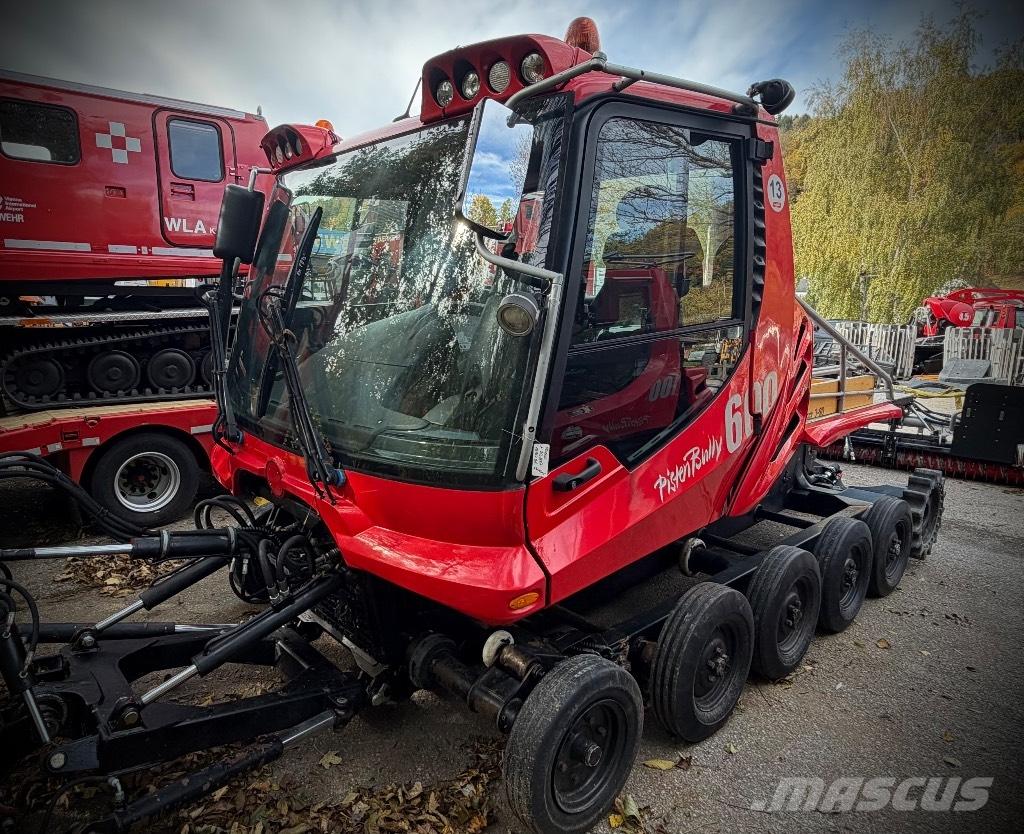  Pisten Bully PB600 Sneeuwschuivers en -ruimers