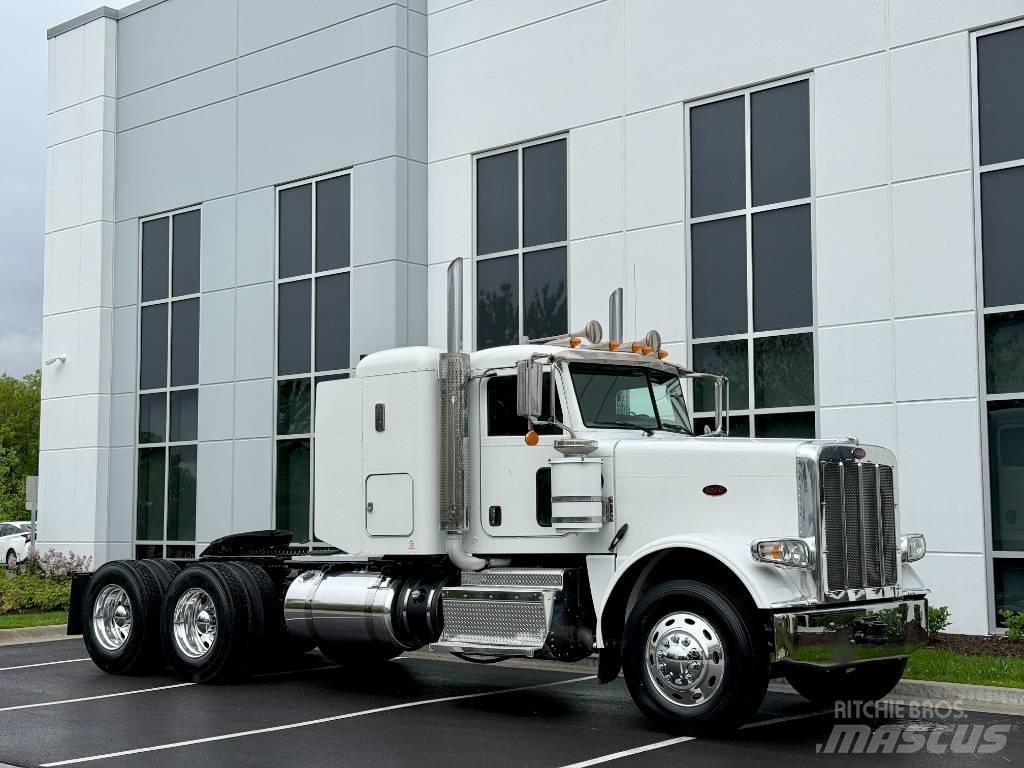 Peterbilt 389 Trekkers