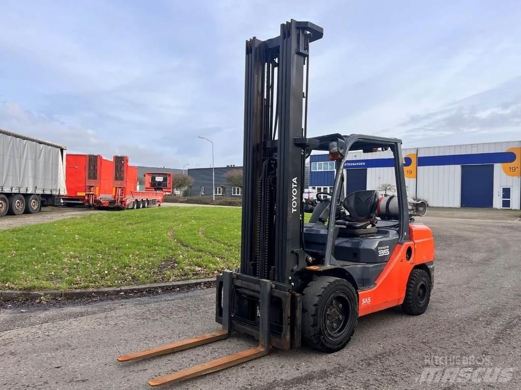 Toyota 02-8FGJ35 LPG heftrucks