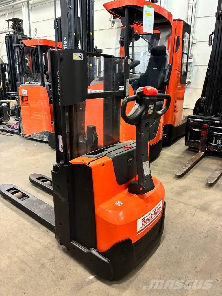 Toyota SWE120L Meeloop stapelaar