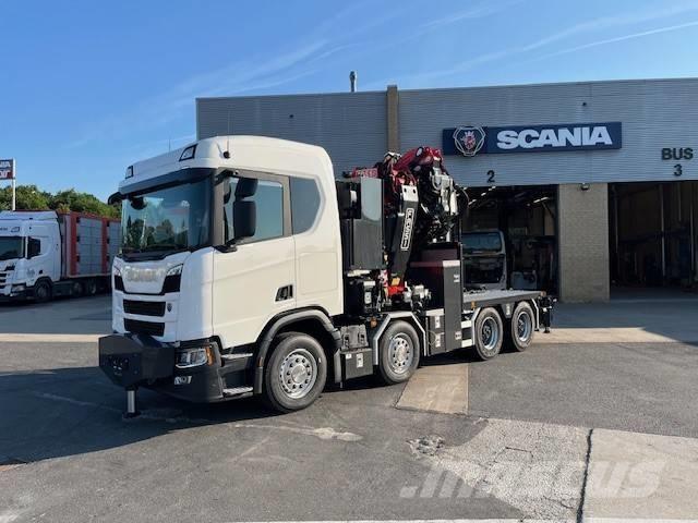 Scania R 560 Vlakke laadvloer met kraan