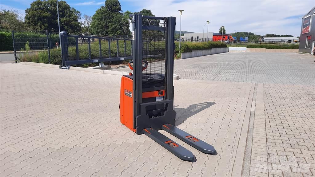 Linde L16 - BR1173 Meeloop stapelaar