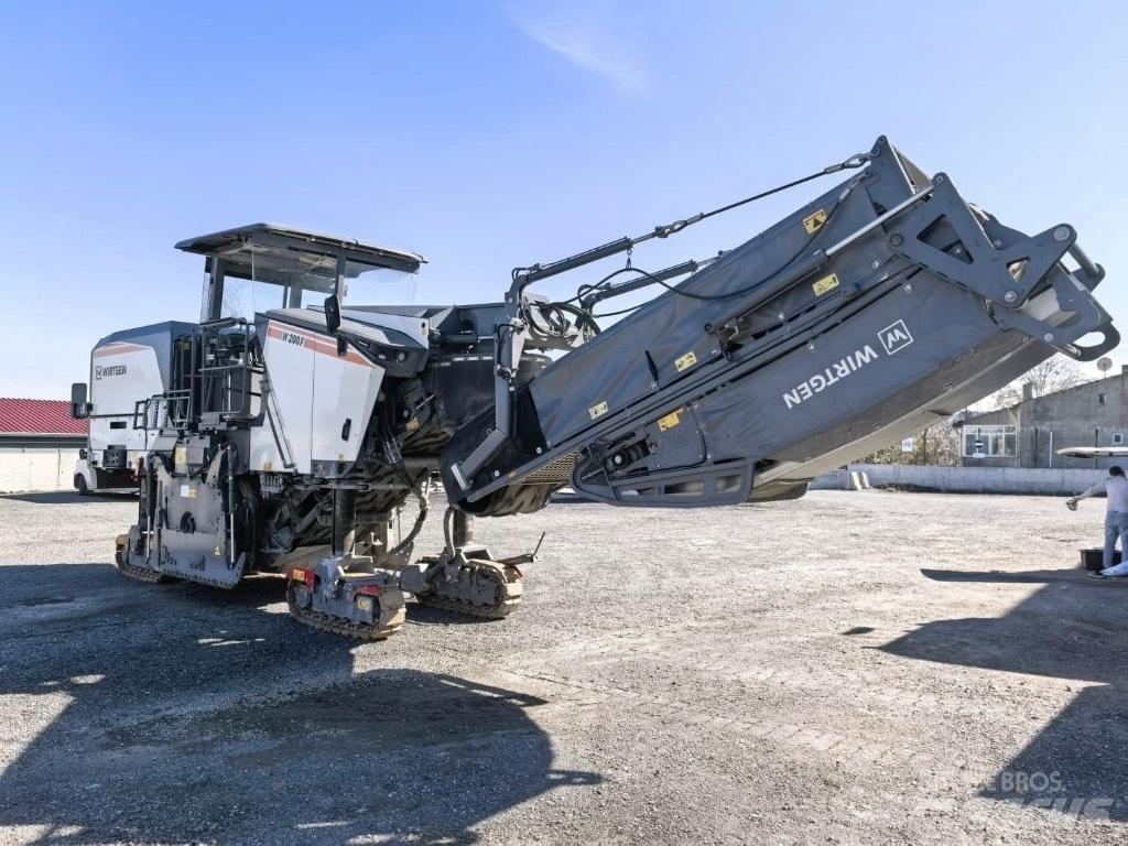 Wirtgen W 200 F Asfaltfrezen