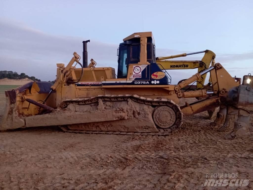 Komatsu D 375 A-2 Rupsdozers