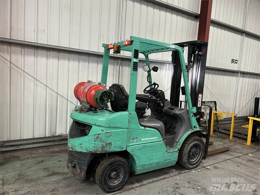 Mitsubishi FG25NT LPG heftrucks