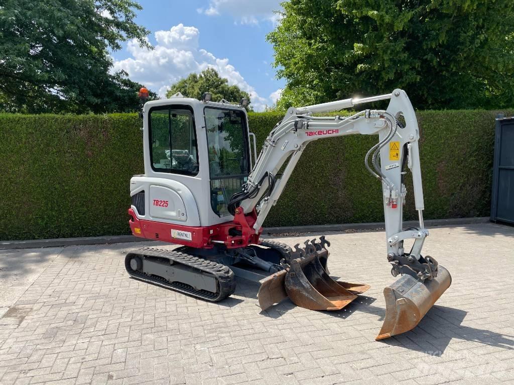 Takeuchi TB 225 Minigraafmachines < 7t