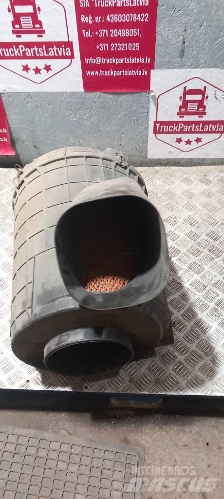 Scania 94 D.   1387542 Cabine en interieur