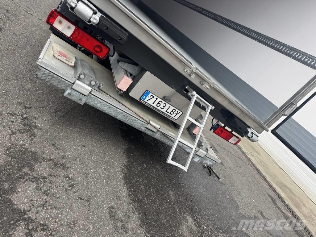 Renault D 26 Wide Koelwagens