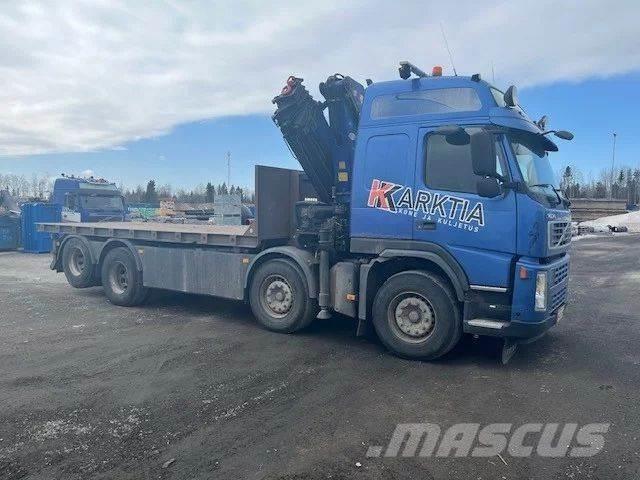 Volvo FM 13 Vlakke laadvloer met kraan