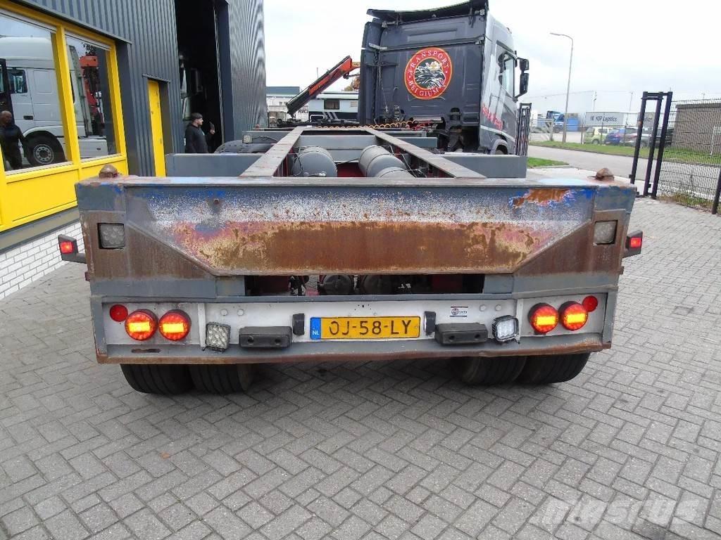  TR'AX 2 AXLE + 20FT Containerchassis