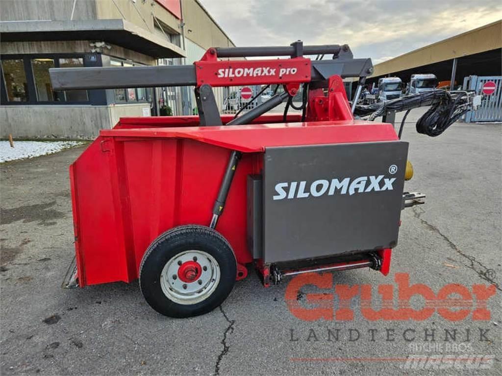 Gruber GT 3000 W Uitkuilmachines