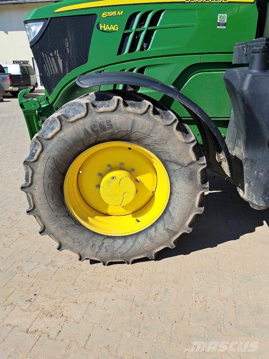 John Deere 6195M Tractoren