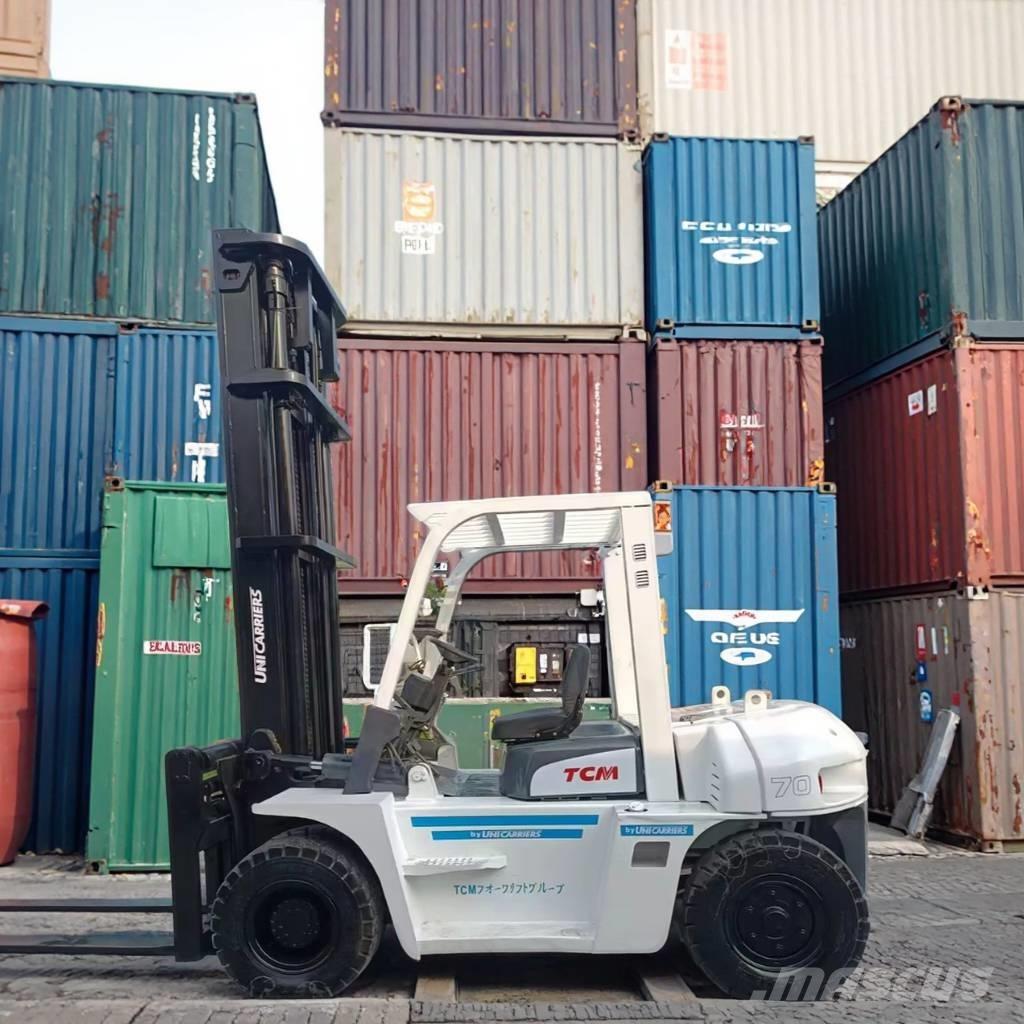 TCM FD 70 Z8 Bakwagens met gesloten opbouw