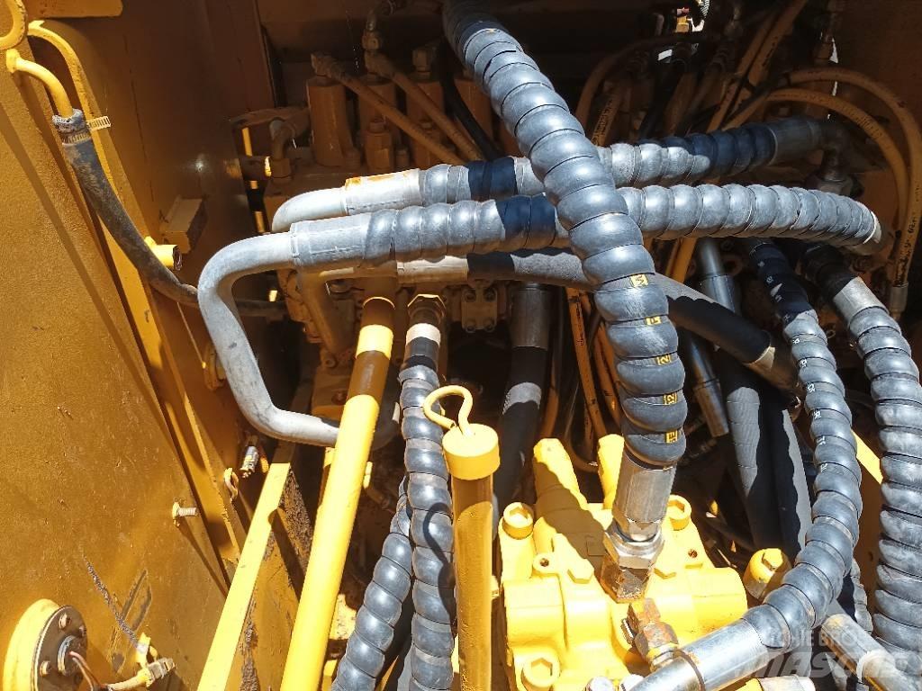 CAT 320 D2 Rupsgraafmachines