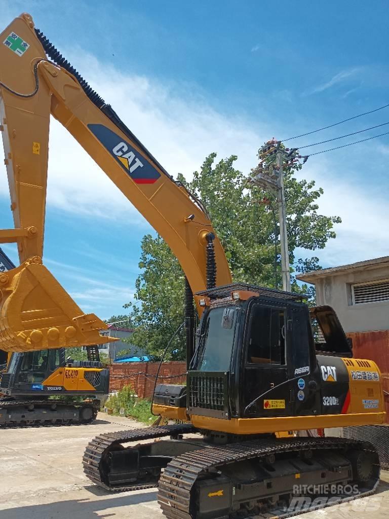 CAT 320 D2 Rupsgraafmachines