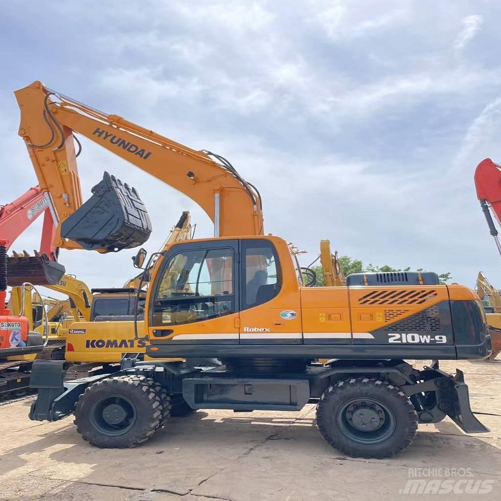 Hyundai R210W-9 Wielgraafmachines