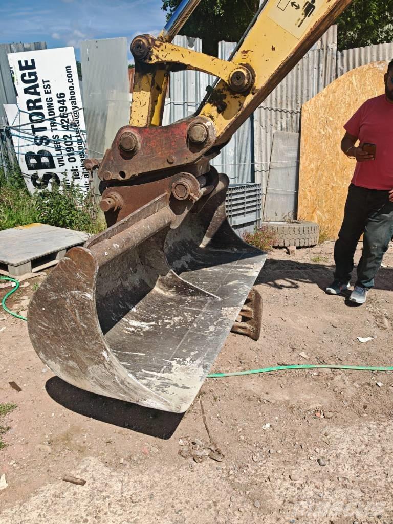 Komatsu PW 130ES-6K Wielgraafmachines