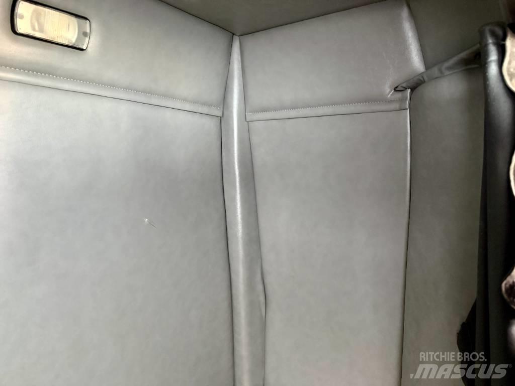 Western Star 4900 SF Trekkers