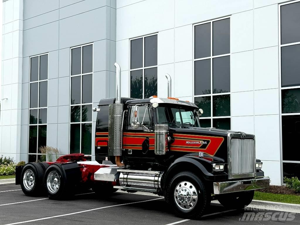 Western Star 4900 SF Trekkers