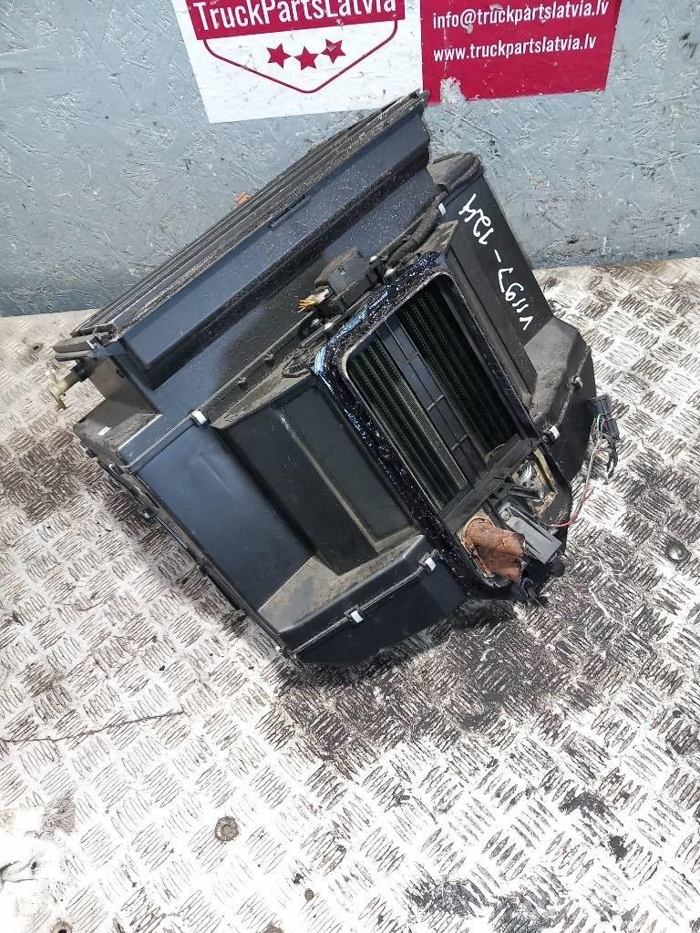 Volvo FH 12    21318095 Cabine en interieur